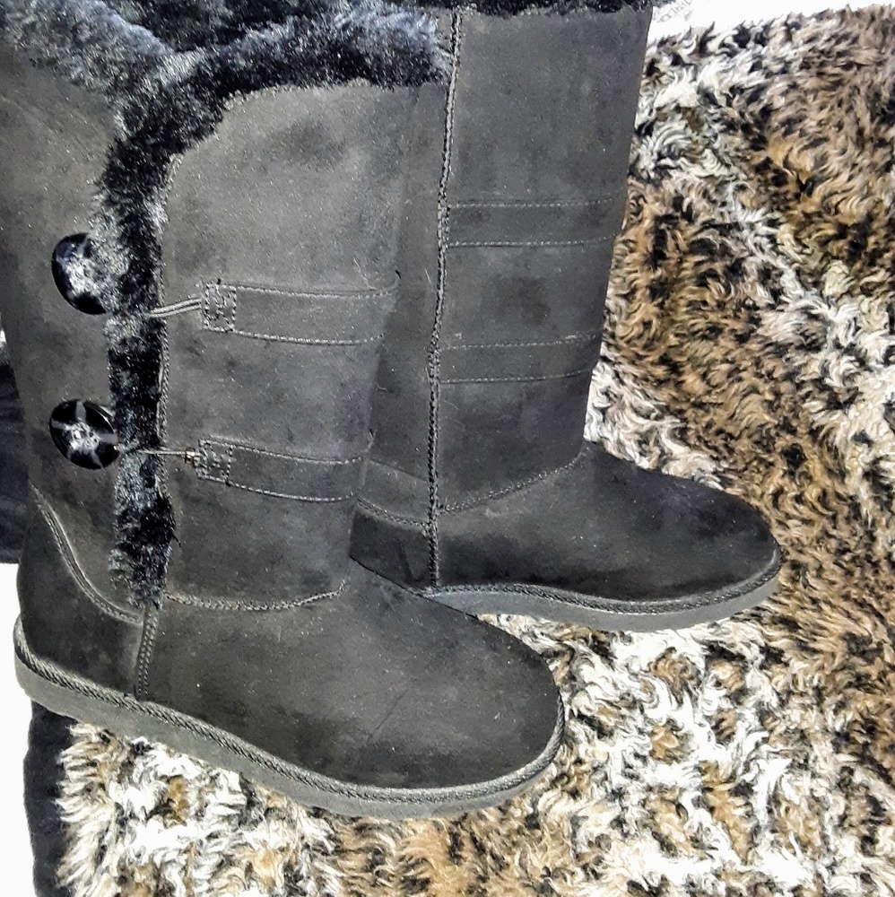 Black boots